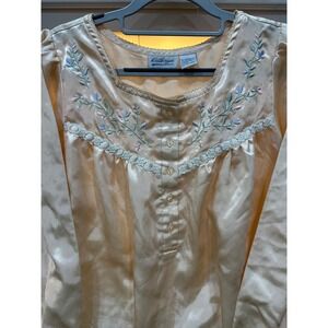 kathryn silky peach nightgown‎ with embroidery 8